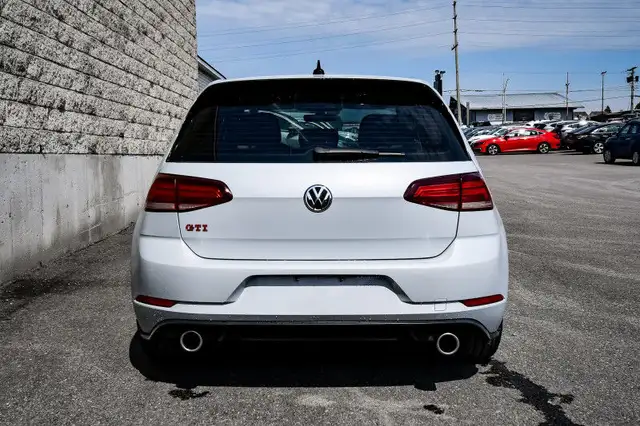 2019 Volkswagen Golf GTI Autobahn • MANUAL • HEATED SEATS in Cars & Trucks in Cornwall - Image 6