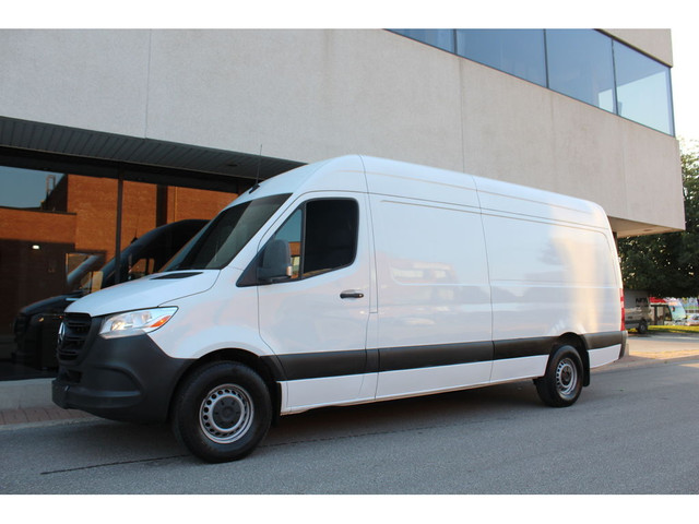 2020 Mercedes-Benz Sprinter Cargo Van 170\" - HIGH ROOF - 3.0L D in Cars & Trucks in City of Toronto - Image 4