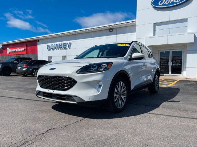  2022 Ford Escape Titanium in Cars & Trucks in Saint John