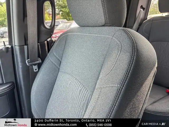 2021 RAM 1500 Classic SLT *WELL MAINTAINED*NO ACCIDENTS*BLUET... in Cars & Trucks in City of Toronto - Image 25