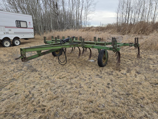 John Deere 16 Ft Deep Tillage Cultivator 100 in Farming Equipment in Grande Prairie