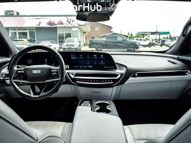 2024 Cadillac LYRIQ Luxury Panoramic Sunroof Navigation Blind in Cars & Trucks in Mississauga / Peel Region - Image 2