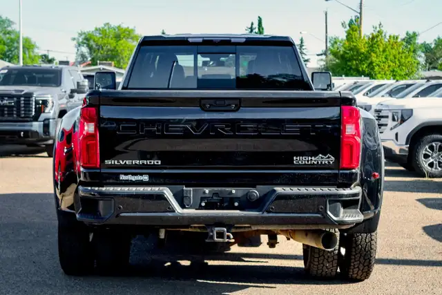 2023 Chevrolet Silverado 3500 4WD Crew CAB Dually * GM CERTIFIED dans Autos et camions dans Ville d’Edmonton - Image 5