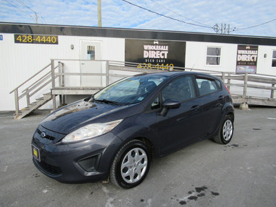2013 Ford Fiesta SE CLEAN CARFAX AND LOW KM!!!
