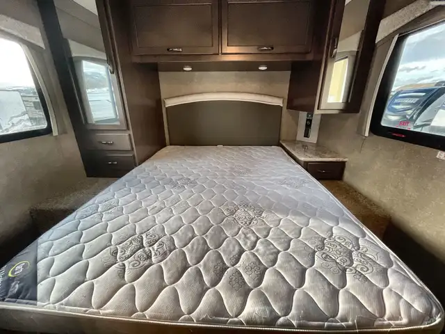 2021 Chateau 28Z . in RVs & Motorhomes in Kamloops - Image 24