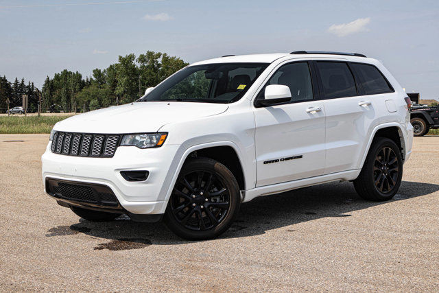 2021 Jeep Grand Cherokee Altitude in Cars & Trucks in Strathcona County