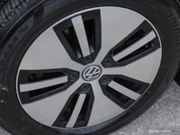 * Driving mode selection (Normal, Eco, Eco+) * e-Sound (pedestrian warning sound up to 30 km/h) * Pe... (image 8)