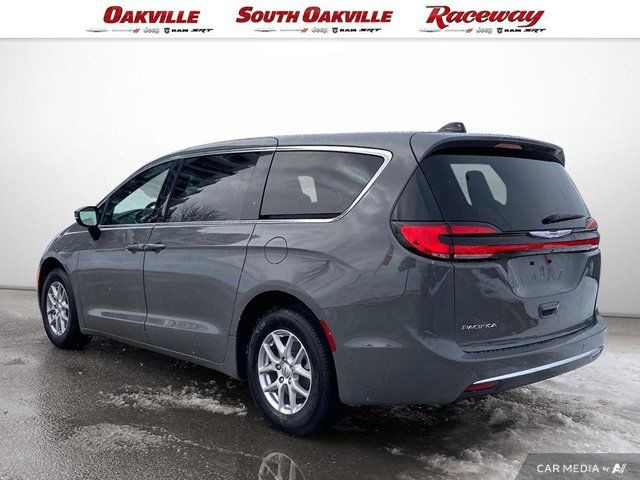 2025 Chrysler Pacifica Select in Cars & Trucks in Oakville / Halton Region - Image 4