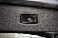 This 2022 Volkswagen Tiguan is for sale today. This SUV has 91,725 kms. It's grey in colour . It has... (image 8)