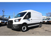 SEULEMENT 19.000 KM CERTIFIÉ / CAMION COMME UN NEUF / 2024 FORD TRANSIT T-250 CARGO 148 MEDIUM ROOF... (image 4)