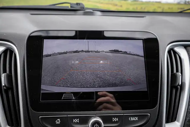 2022 Chevrolet Malibu AUTOMATIC LOW KMS in Cars & Trucks in Strathcona County - Image 9