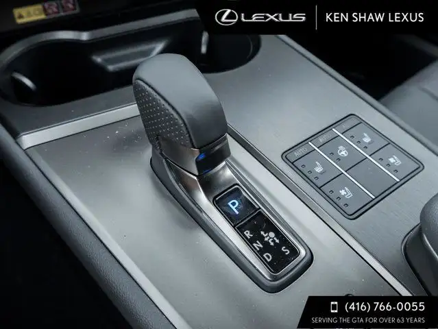 2025 Lexus UX dans Autos et camions dans Ville de Toronto - Image 18