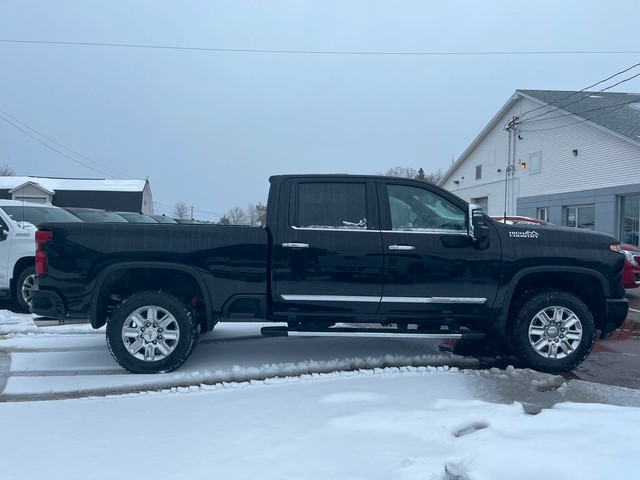  2024 Chevrolet SILVERADO 2500HD 4WD Crew Cab 159 High Country!  in Cars & Trucks in Moncton - Image 4