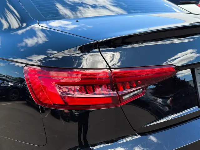 2017 Audi A4 2.0 Komfort quattro dans Autos et camions dans Ville de Toronto - Image 14