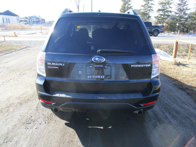 2012 Subaru Forester 2.5 in Cars & Trucks in Ottawa - Image 4