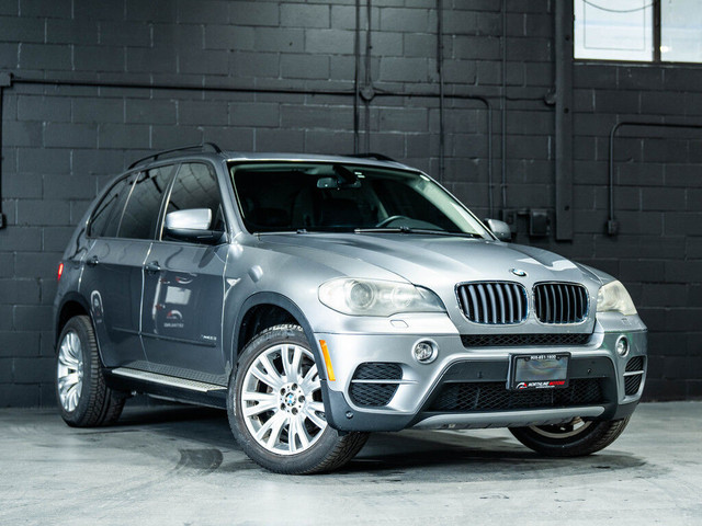 2011 BMW X5 35i/PANO/NAV/CAM/LIGHT PKG/HEATED STEERING in Cars & Trucks in Mississauga / Peel Region - Image 2