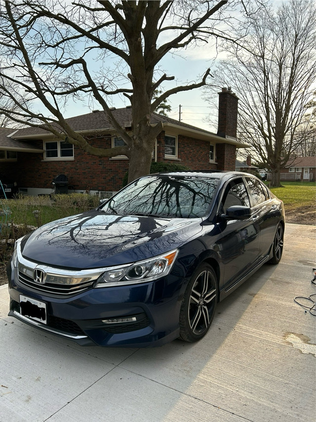 2016 Honda Accord Sport in Cars & Trucks in London - Image 2