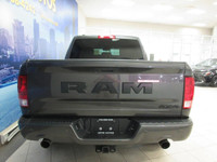 RAM 1500 CLASSIC 2022 EXPRESS NIGHT EDITION V8 5.7 LITRES HEMI 4X4 CREW-CAB BOITE 5.7 PIEDS TOUT ÉQU... (image 4)
