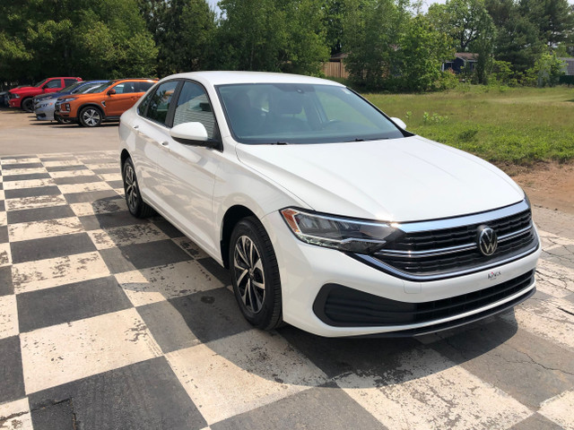 2023 Volkswagen Jetta Trendline - Reverse Camera, Power Locks, C in Cars & Trucks in Annapolis Valley - Image 4