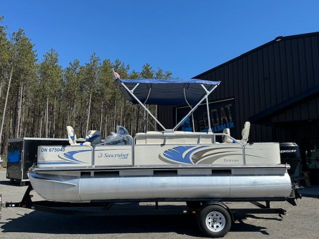 2007 18' SUNCRUISER PONTOON 40HP 4-STROKE EFI in Powerboats & Motorboats in Peterborough - Image 2