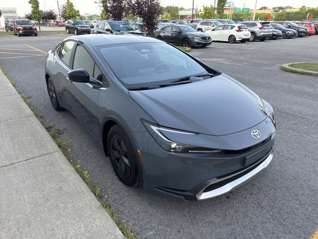 2024 TOYOTA PRIUS PRIME SE HYBRIDE RECHAR ECRAN CARPLAY SIEGES+V in Cars & Trucks in Laval / North Shore - Image 2
