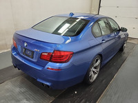 2012 BMW M5 CARFAX VERIFIED, CLEAN TITLE, NO ACCIDENTS! 130,000KM AUTOMATIC TRANSMISSION BLUE EXTERI... (image 3)