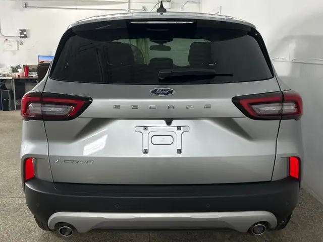2024 Ford Escape Active ACTIVE/11,000KM/PWR HATCH/BIG SCREEN/... dans Autos et camions dans Belleville - Image 7