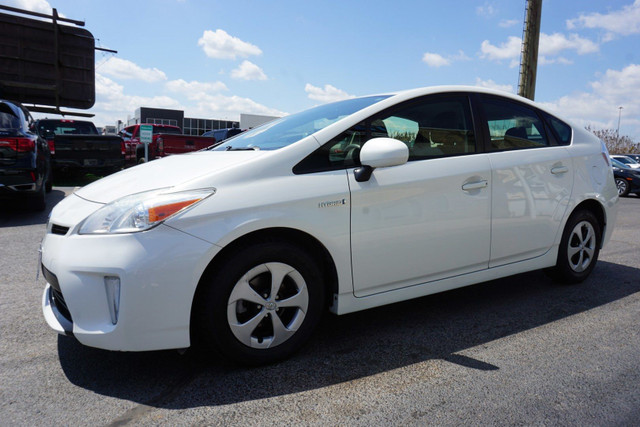 2013 Toyota Prius in Cars & Trucks in Oakville / Halton Region - Image 3