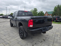 2017 Ram 2500 SLT Crew Cab 4x4 with the 6.4L Hemi V8 and only 88,000kms! Equipped with front bucket... (image 6)