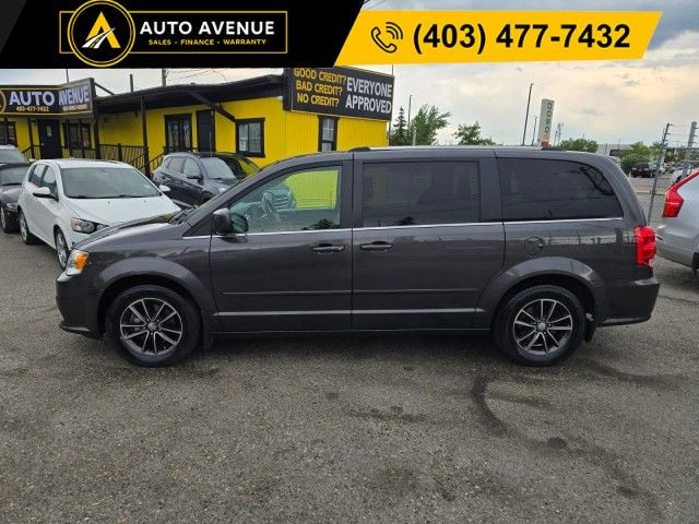 2017 Dodge Grand Caravan SXT Premium Plus - DUAL CLIMATE CONTROL in Cars & Trucks in Calgary - Image 2