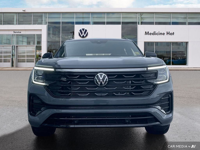 2025 Volkswagen Atlas Cross Sport Comfortline R-Line Black Editi in Cars & Trucks in Medicine Hat - Image 3