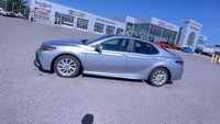 Front Wheel Drive. Cloth Interior. Touchscreen. Bluetooth. Rear View Backup Camera. USB Input(s). Au... (image 5)
