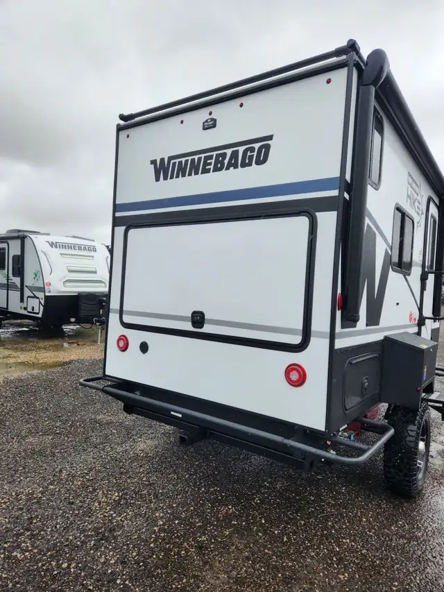 2023 WINNEBAGO Hike 100 H1316FB dans Caravanes classiques dans London - Image 3
