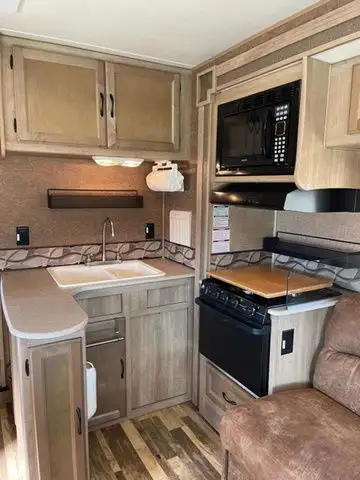 2014 Freelander 32BH in RVs & Motorhomes in St. Albert - Image 14