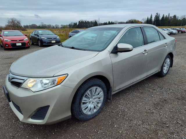 2014 Toyota Camry LE in Cars & Trucks in London
