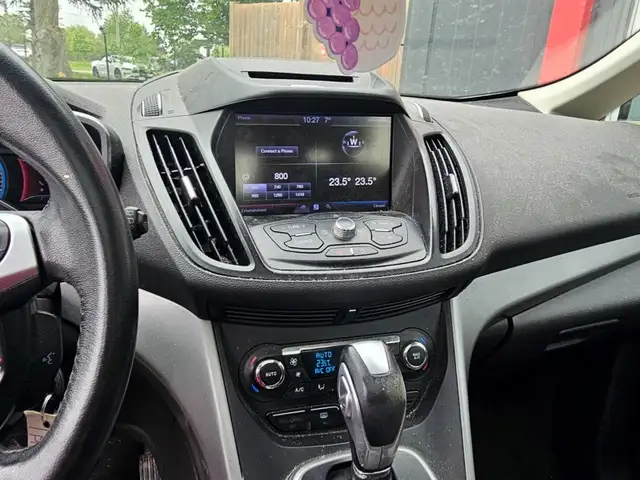 2013 Ford C-Max Hybrid SE dans Autos et camions dans London - Image 9