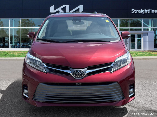 2019 Toyota Sienna XLE LIMITED AWD in Cars & Trucks in Calgary