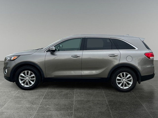 2018 Kia Sorento LX V6 / Heated Seats & Steering wheel /Back up  in Cars & Trucks in Calgary - Image 2