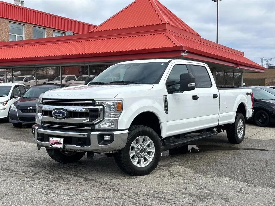2021 Ford F-250 XLT 4WD Crew Cab 8 FOOT LONG BOX GAS LOW KM'S
