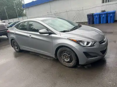 2015 Hyundai Elantra Automatique 102 000 KM . PROPRE EN GÉNÉRAL ROULE COMME NEUF . Fait par Autos BB...