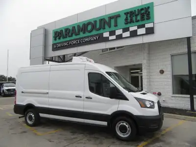 V6 GAS ENGINE, AUTO TRANS, A/C, AM/FM STEREO WITH BLUETOOTH, BACKUP CAMERA, BUCKET SEATS WITH ARMRES...