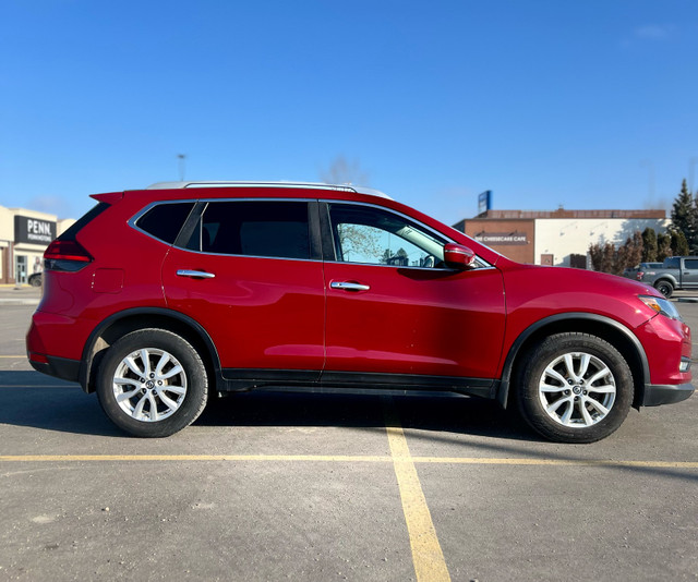 2017 Nissan Rogue SV in Cars & Trucks in St. Albert - Image 3