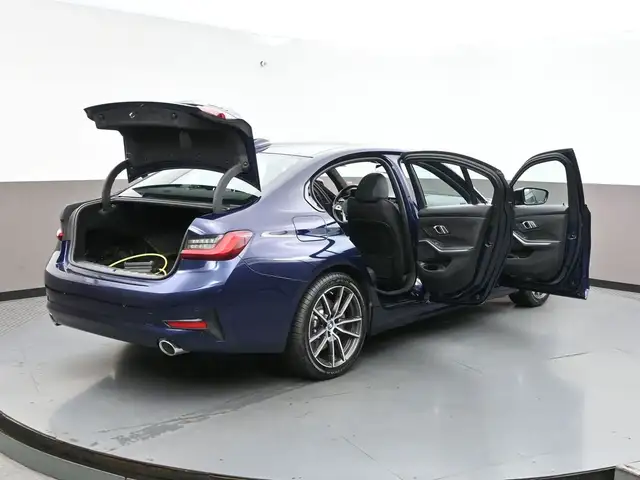 2022 BMW 3 Series 330e x-DRIVE PREMIUM ESSENTIAL PACKAGE, MOONRO dans Autos et camions dans Ville d’Halifax - Image 51