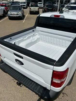 2025 Ford Maverick XL HEV AWD *LIKE NEW* w/2K TOW PKG in Cars & Trucks in Edmonton - Image 4