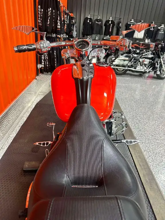 2017 Harley-Davidson Breakout in Street, Cruisers & Choppers in Moncton - Image 6