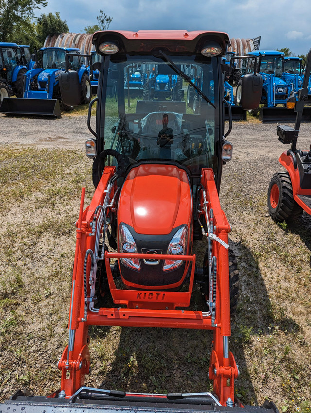 Kioti CX2510 HCB Cab Sub Compact Tractor (Heat and A/C) in Farming Equipment in Ottawa - Image 2