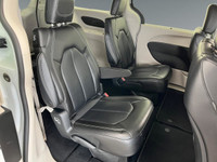WE CAN GET YOU APPROVED ON THIS 2023 CHRYSLER PACIFICA TOURING L TODAY FEATURED OPTIONS -Rain sensin... (image 8)