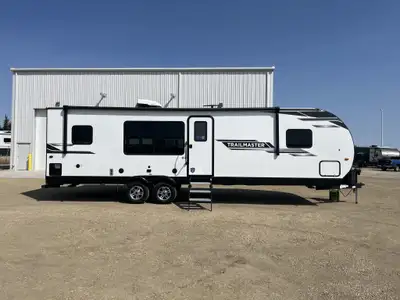 Free Standing Dinette, Huge Wardrobe, Theatre Seating Get ready to elevate your travels with the Gul...