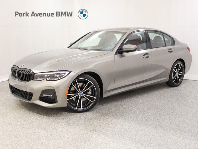 2022 BMW 3 Series 330i xDrive essential M-sport in Cars & Trucks in Longueuil / South Shore