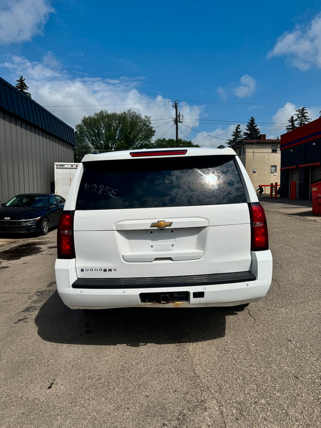 2015 Chevrolet Suburban FL in Cars & Trucks in Edmonton - Image 3